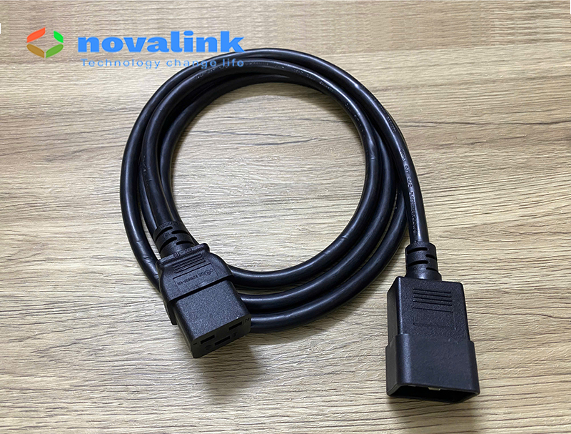Dây nguồn C19 C20 cao cấp Novalink NV-56003A - 15A-220/250V. Lõi đồng 3Gx2.08mm - Hàng chính hãng