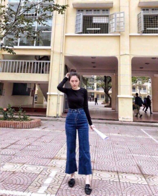 Quần Jeans Nữ Ống Suông Xước Thêu Cạp Lưng Cao