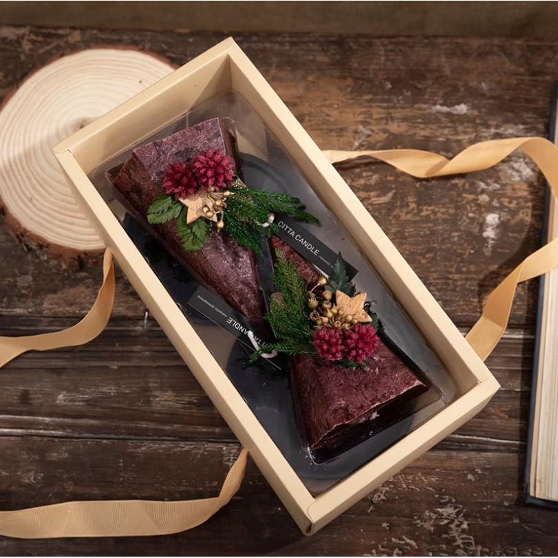 Hộp 2 nến thơm Ghome trang trí hình cây thông có gắn hoa khô cho mùa Noel NEN01