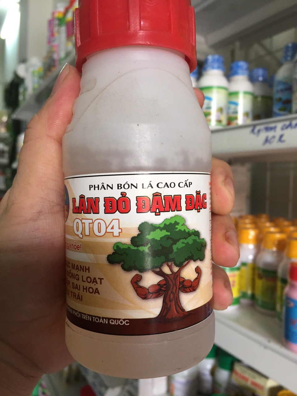 Phân bón lá Siêu lân đỏ đậm đặc QT04 - 250ml