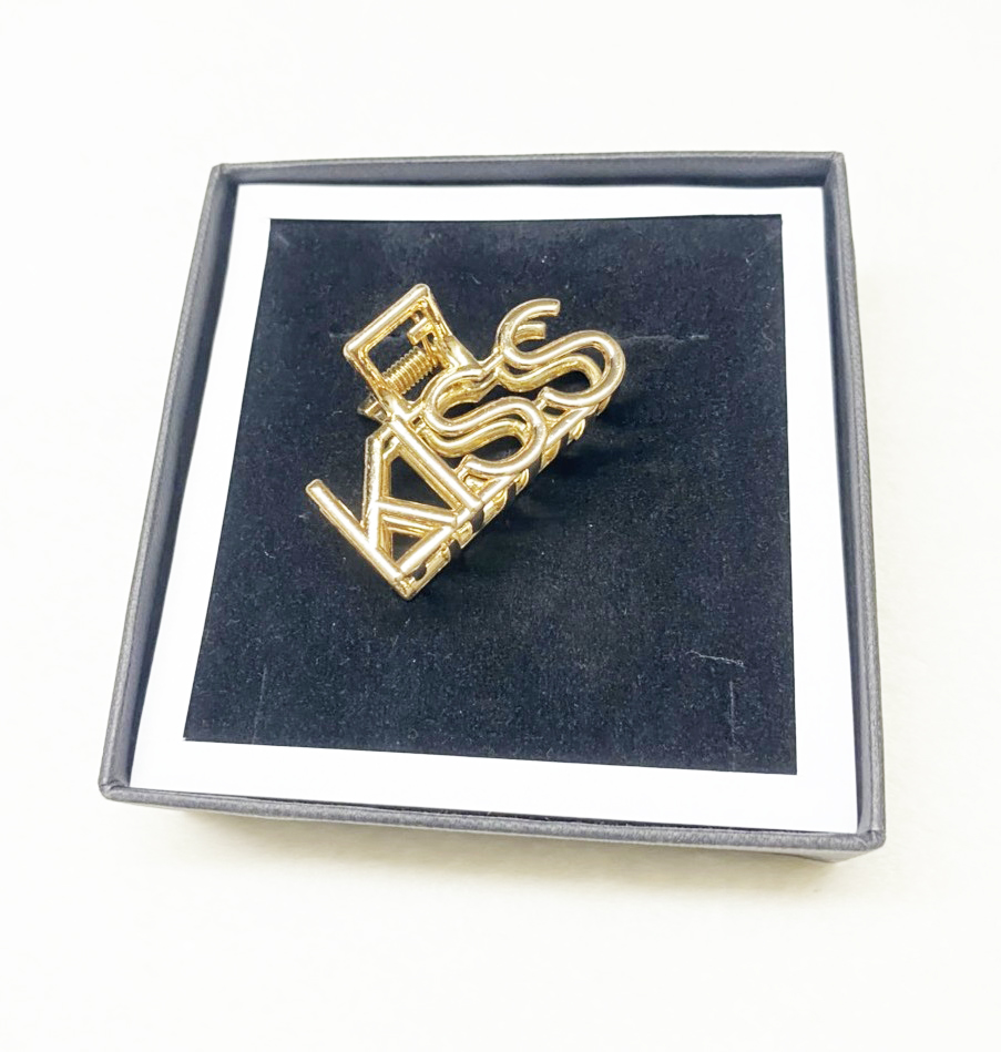 Kẹp tóc chữ kiss nhỏ xinh