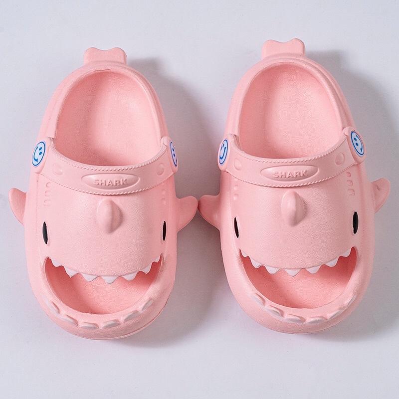 Dép sục cá baby shark đủ màu siêu nhẹ cho bé 1-4 tuổi