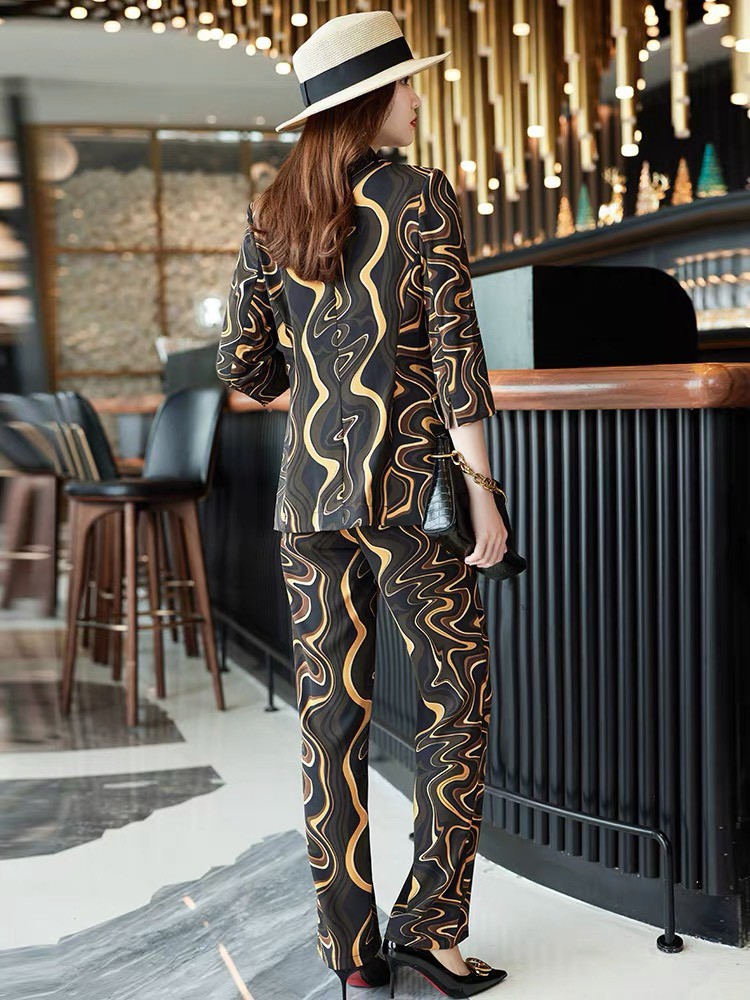 Bộ vest Nữ thời trang kèm áo thun