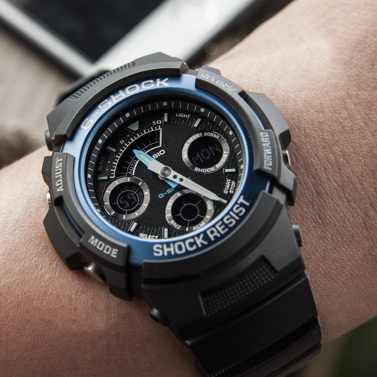 Đồng hồ nam dây nhựa Casio G-SHOCK AW-591-2ADR