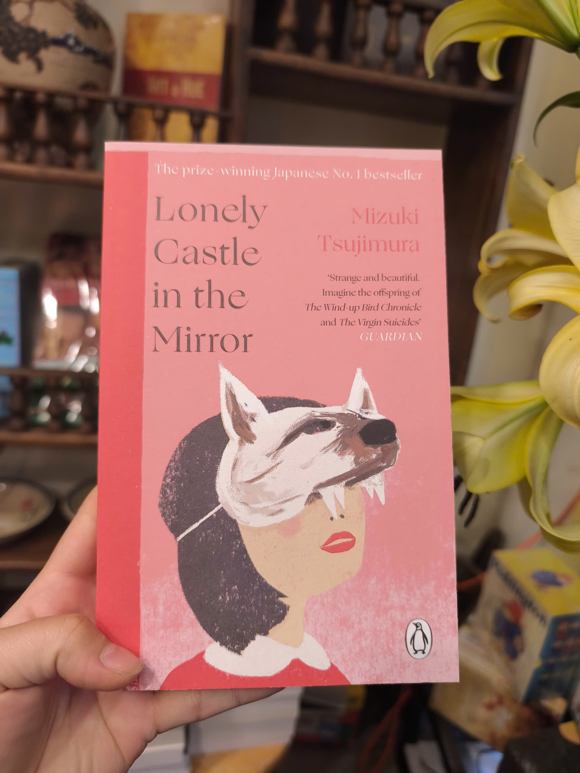 Sách - Lonely Castle in the Mirror by Mizuki Tsujimura | Japanese Literature / Ngoại văn Nhập khẩu