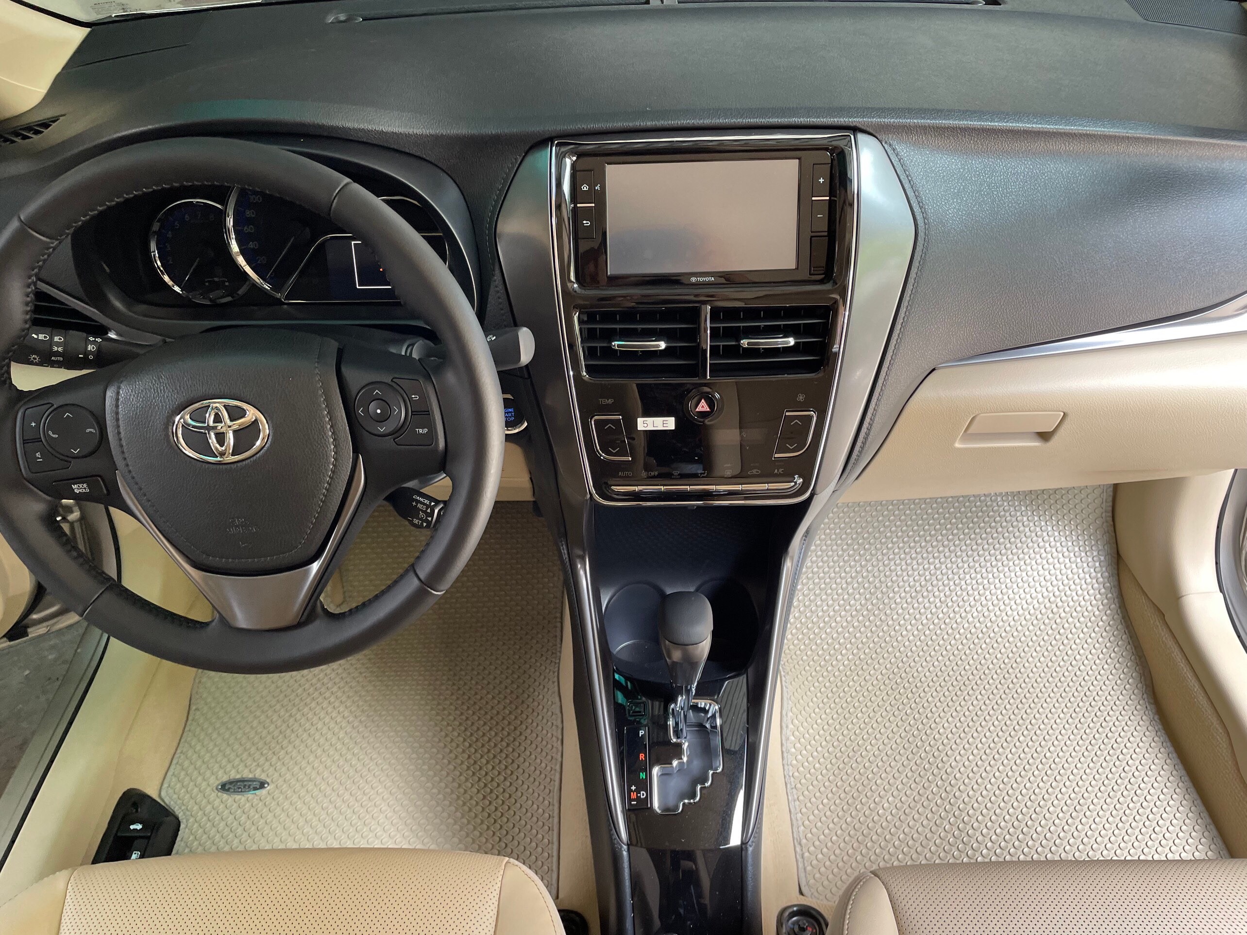Thảm lót sàn ô tô KATA cho xe Toyota Yaris - Khít với sàn xe, Chống trơn, Không mùi, Không ẩm mốc