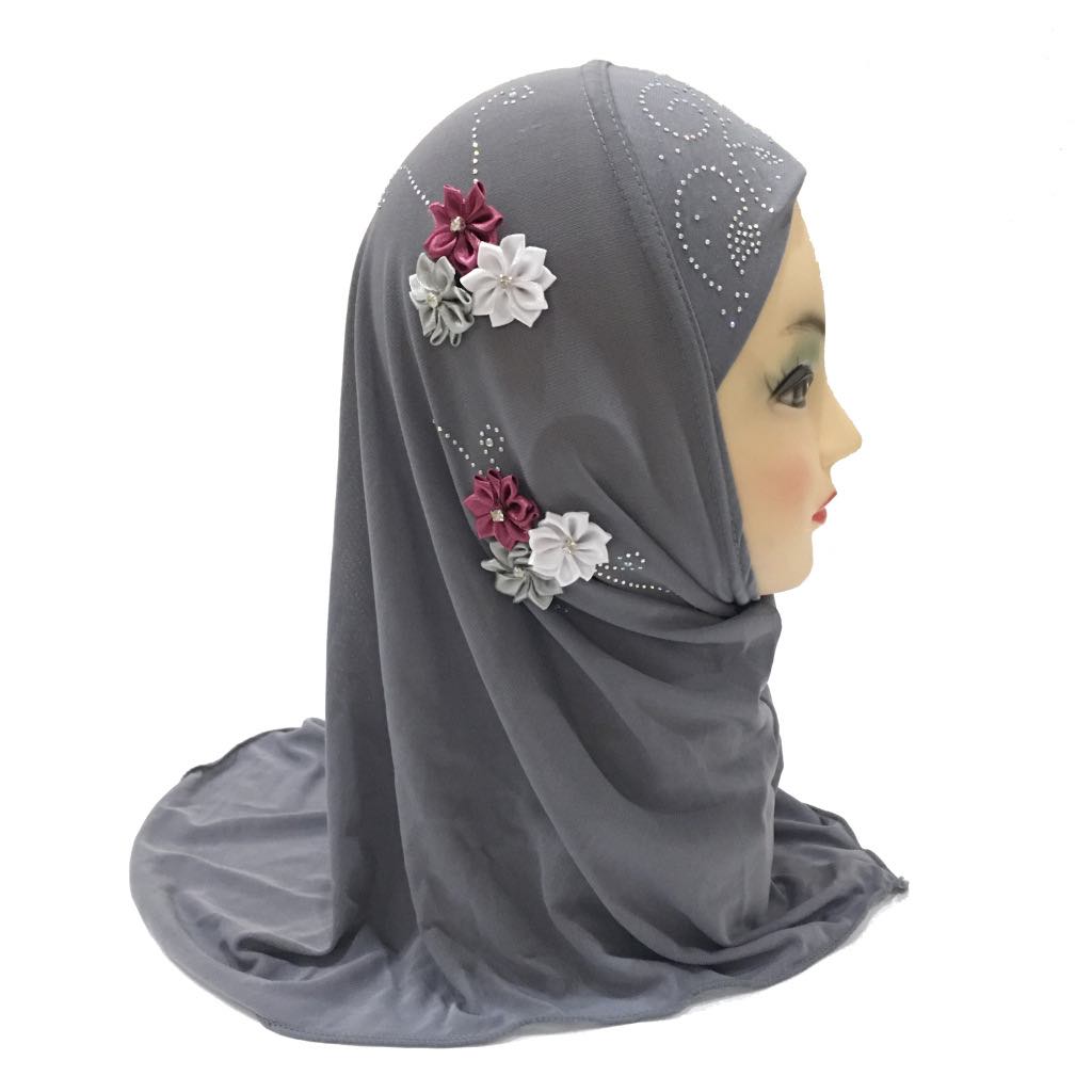 khăn trùm đầu Hijab Đạo Hồi Malaysia Indonesia woman wearing a headscarf, head coverings