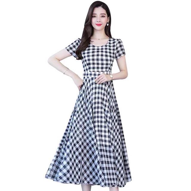 ĐẦM XOÈ VINTAGE CARO CỔ TRÒN