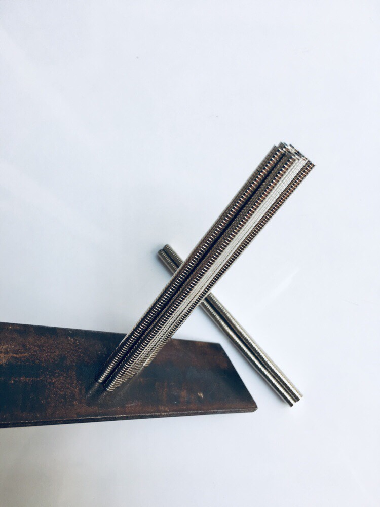 100 Viên nam châm đất hiếm NdFeB phi tròn 4x1mm, lực từ cực mạnh, nguyên liệu hoa tai không bấm