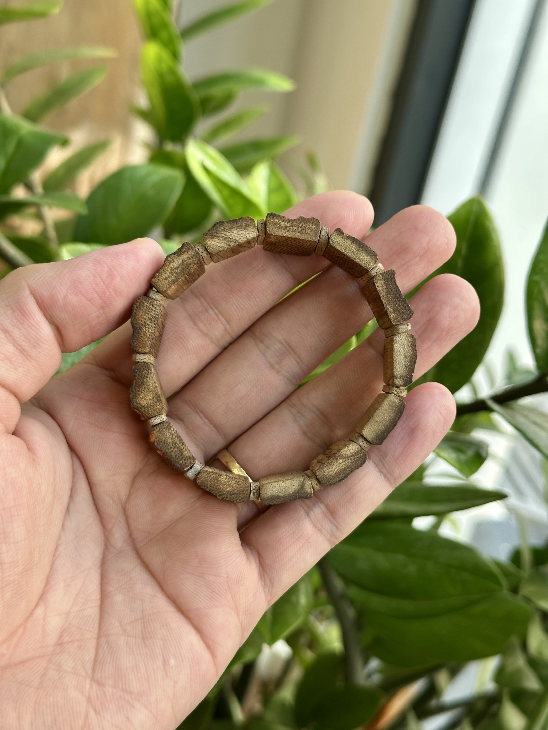Lách đeo tay bì dầu trầm hương tự nhiên vòng tay nam nữ phong thuỷ may mắn bình an - Xưởng Mộc Việt