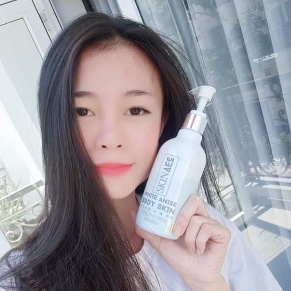 Sữa Tắm Trắng Da Hàng Ngày Tẩy Tế Bào Chết Skin AEC White Skin Bath (300ml) - Tẩy Tế Bào Chết, Làm Sạch Và Dưỡng Ẩm