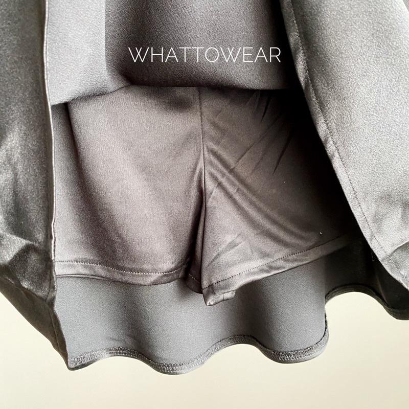 Chân váy lụa ngắn có quần trong by whattowear