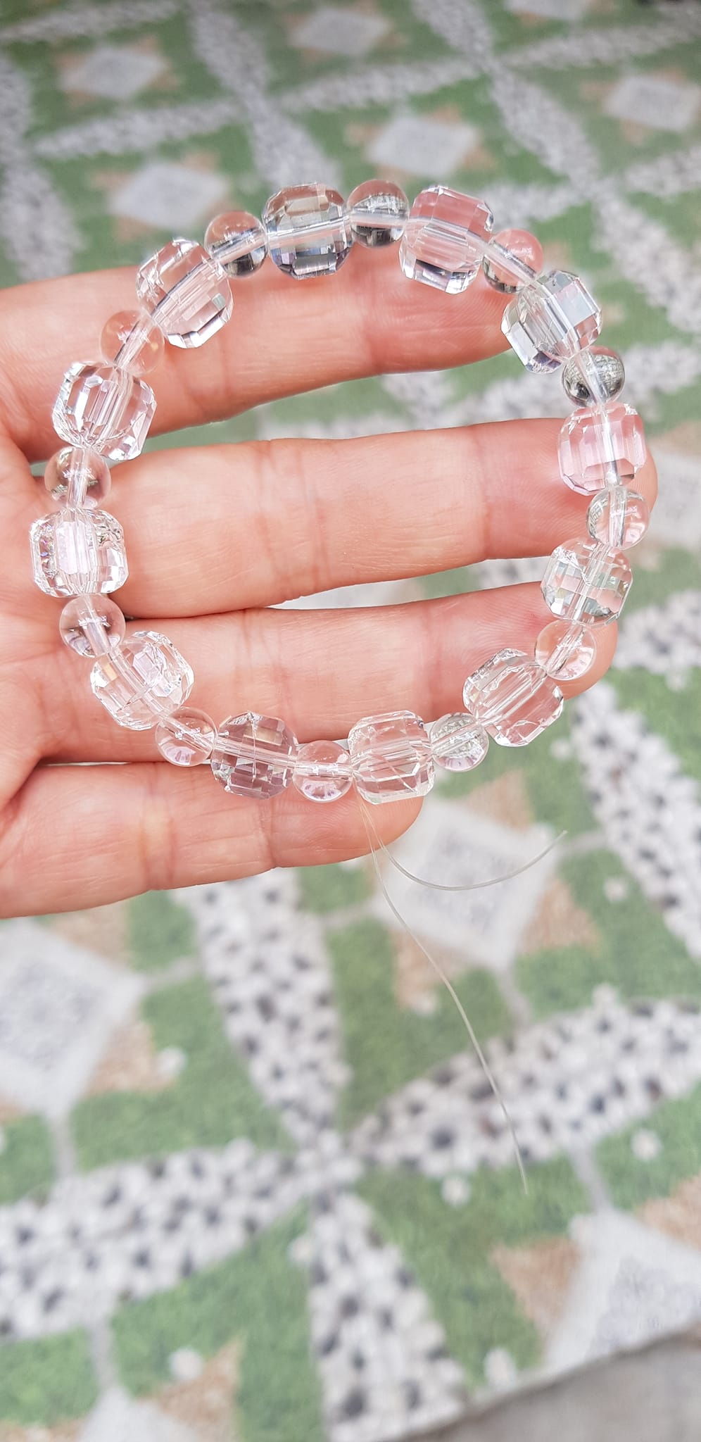 Vòng tay phong thuỷ nữ đá thạch anh trắng trong tự nhiên kiểu vuông giác tròn Size hạt vuông 10mm hạt tròn nhỏ 6mm Nữ mệnh kim mệnh Thủy đeo hợp may mắn tốt sức khoẻ công việc ạ