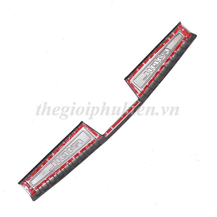 BỘ SẢN PHẨM Nẹp bước chân và ốp chống trầy cốp Vinfast Fadil - Mẫu Titan