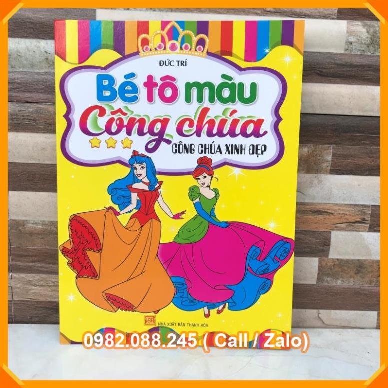 Bé tập tô màu công chúa