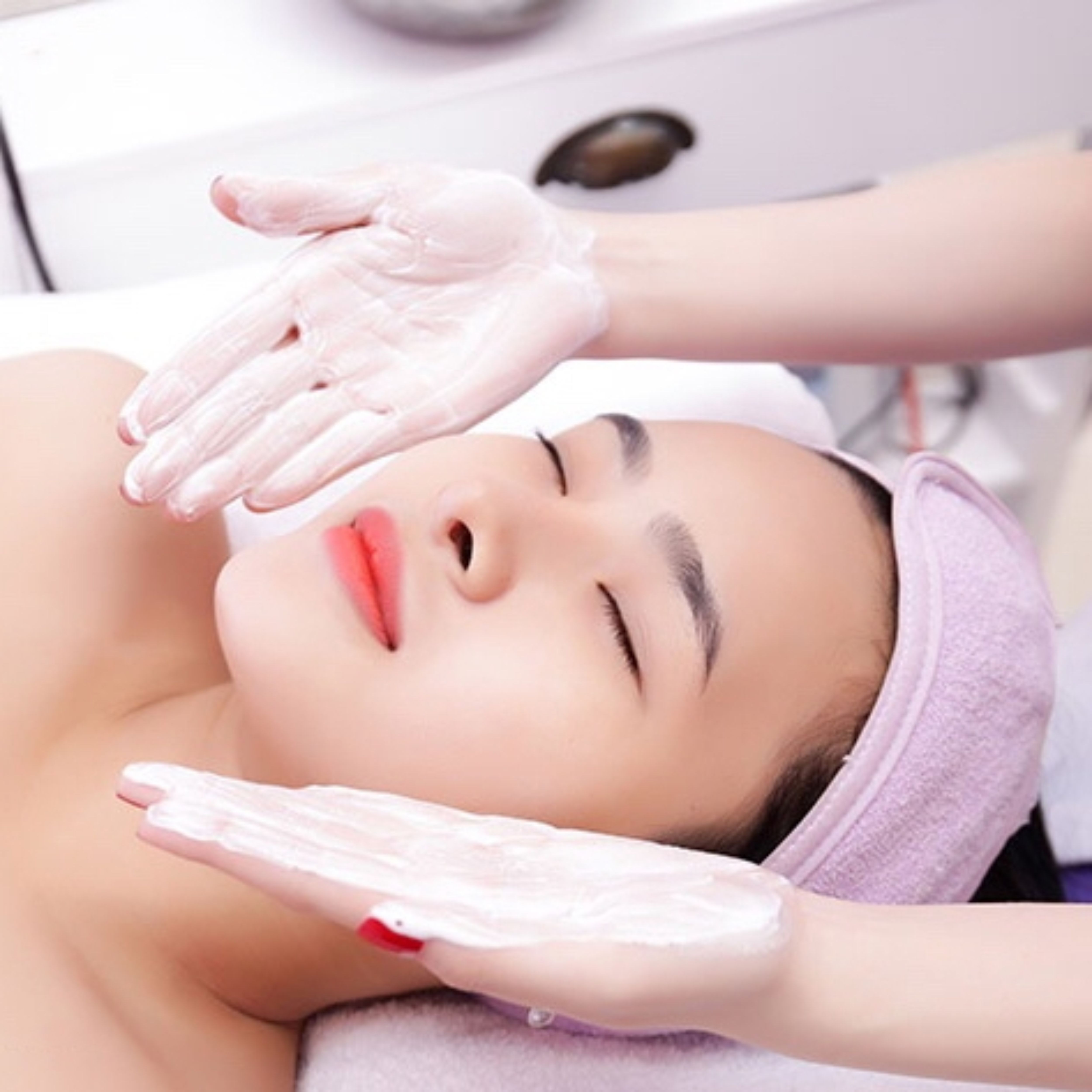 Thẩm Mỹ Song Kim - Cấy Phấn Non Vào Da Cho da không đều màu ,thiếu sức sống ,không gây đau rát ,không nghỉ dưỡng