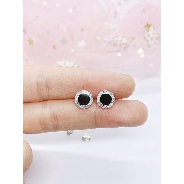 Khuyên tai bạc dành cho cả nam và nữ