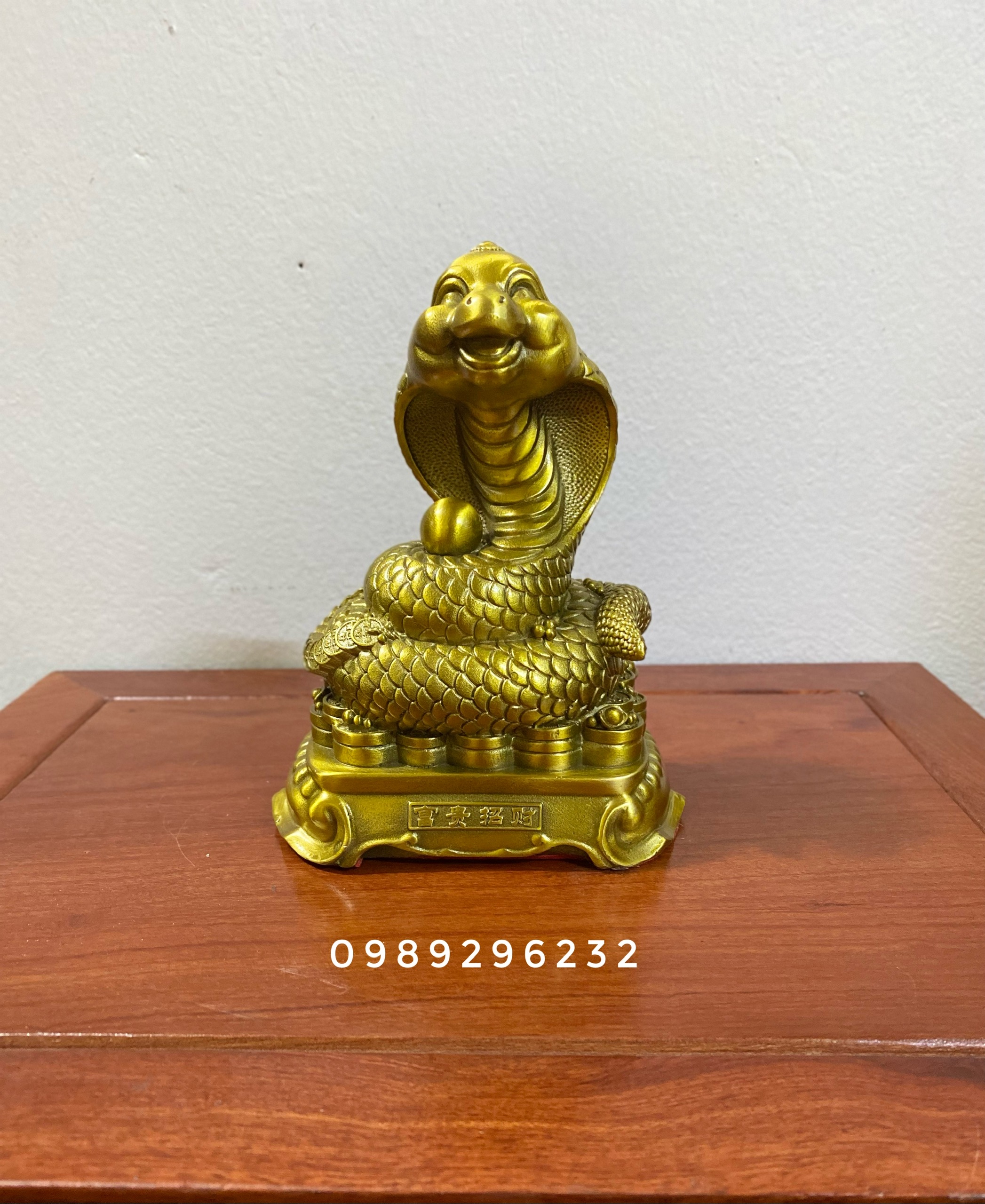 Tượng linh vật Rắn phong thuỷ bằng đồng vang