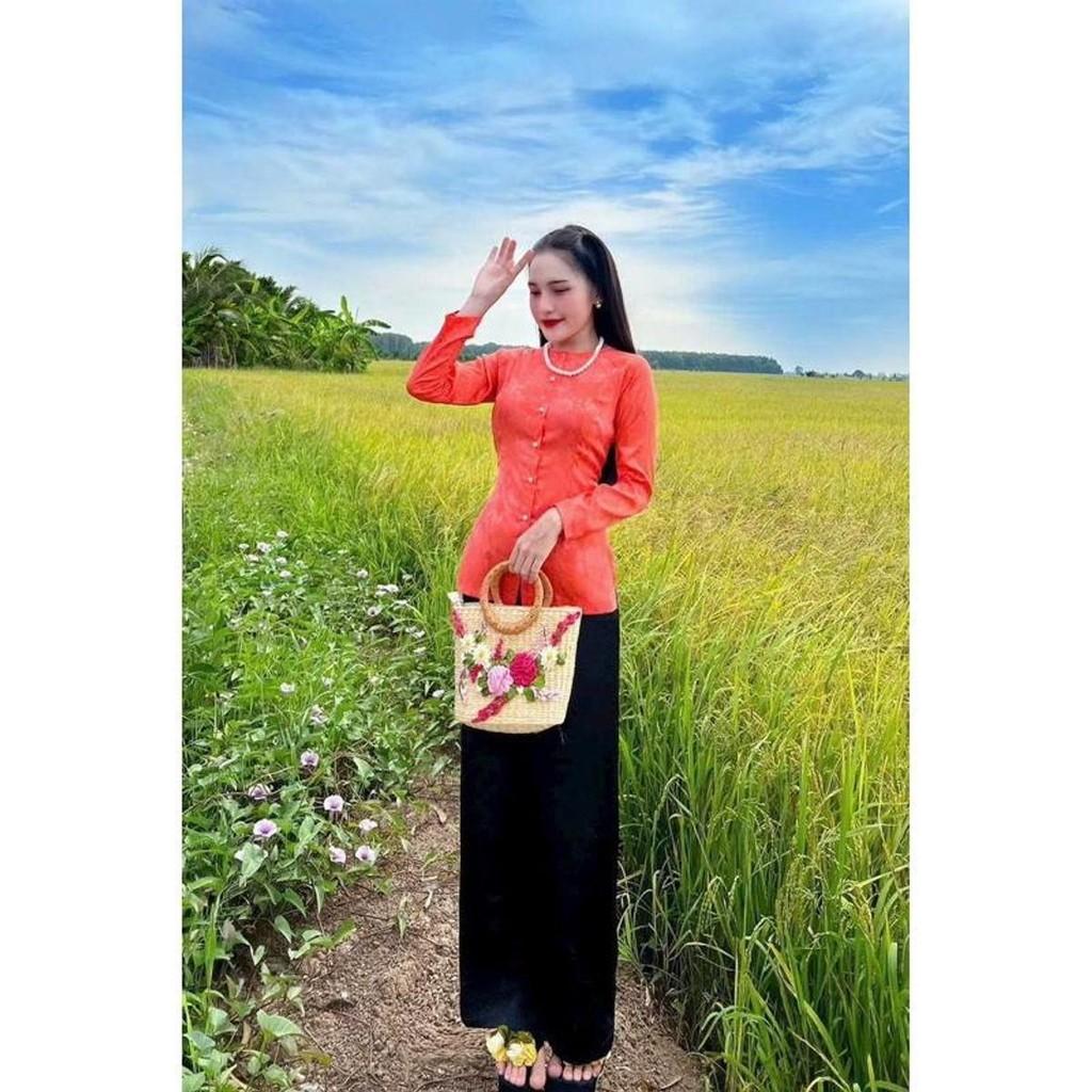 Bà Ba Gấm Cả Bộ - Quần Đen Phi Lụa - Áo Lụa Gấm Hoa Văn, Tay Dài Nút ngọċ Trai - Hồng Dâu( quần đen)