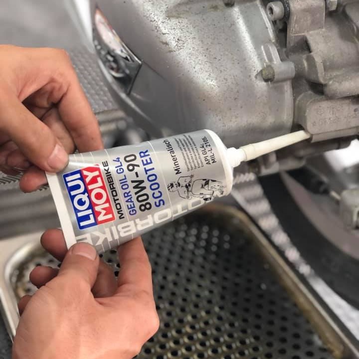 Nhớt hộp số Liqui Moly Racing Scooter Gear Oil 150ml (950006)