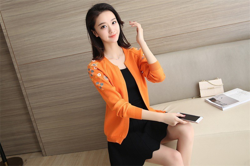 Áo khoác len thêu hoa sang Trọng - Hàng nhập - AKL9318