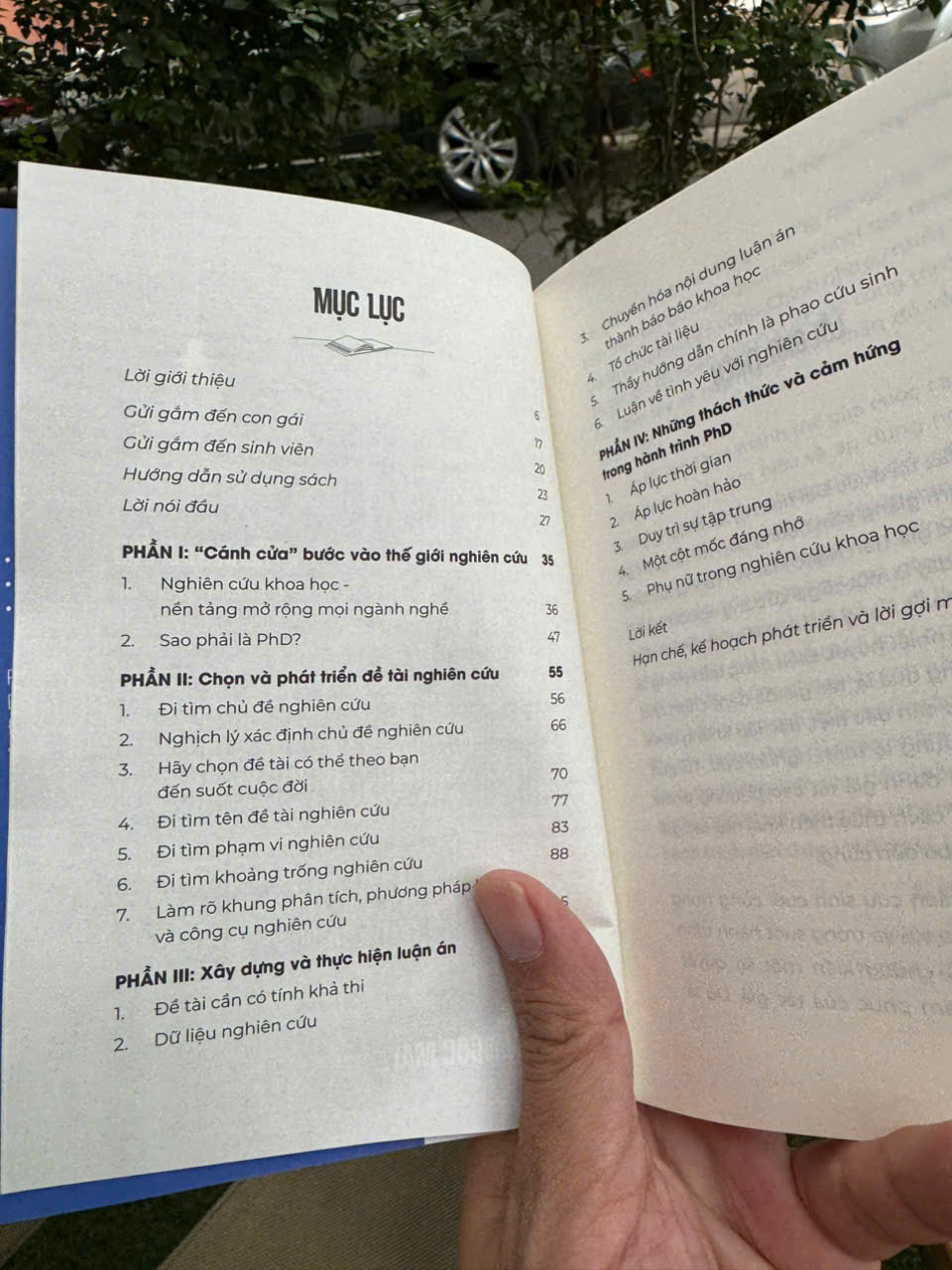 TRI THỨC VÀ TRƯỞNG THÀNH - Hành Trình Phd Của Nữ PGS Trẻ Nhất Việt Nam Năm 2024 – PGS. TS Trần Ngọc Mai – Mochibooks – NXB Thế Giới
