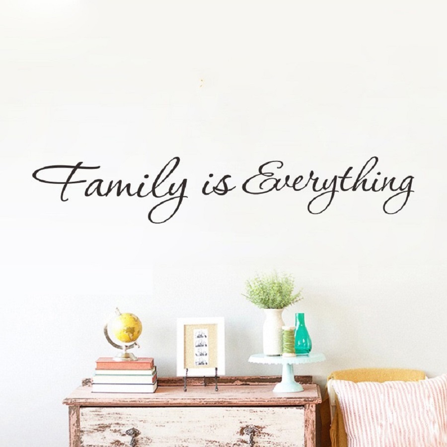 Decal dán tường chữ FAMILY IS EVERYTHING
