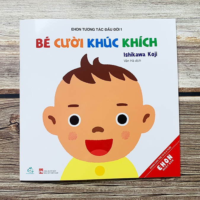 Bé Cười Khúc Khích