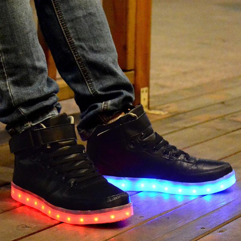(M07) Giày Phát Sáng Đen Cao Cổ -Giày Nam -Có Đèn Led 7 Màu 8 Chế Độ Sáng