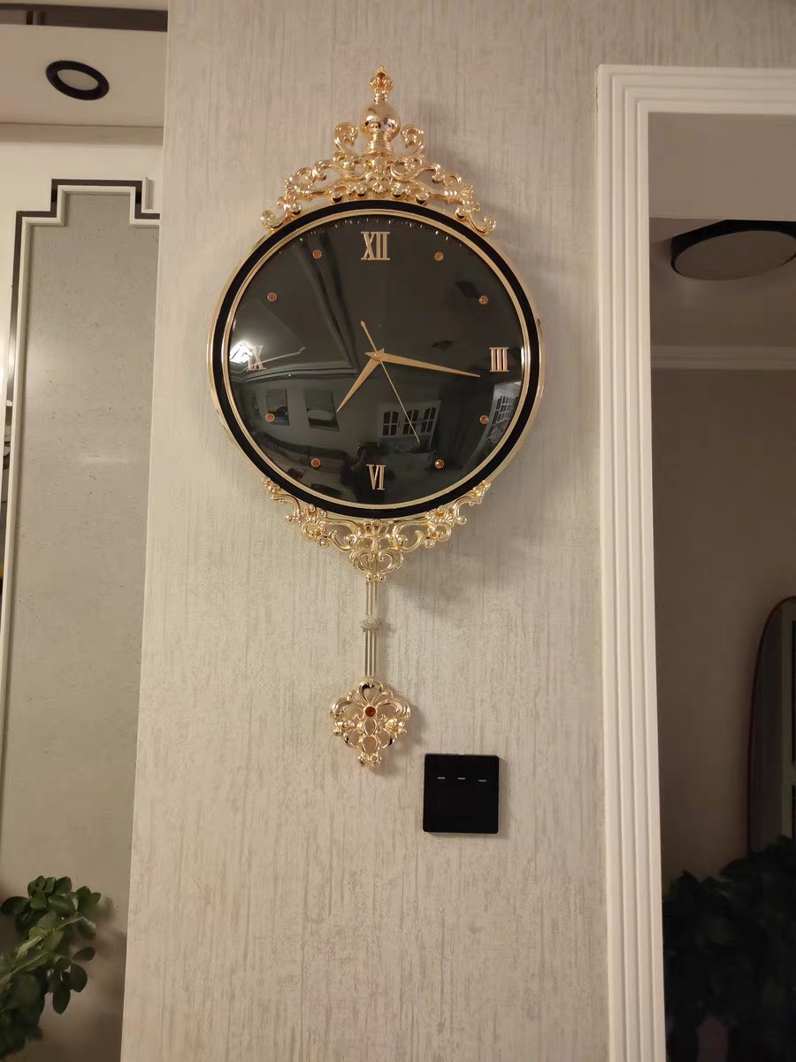 Đồng hồ treo tường quả lắc phong cách hiện đại sang trọng DH19