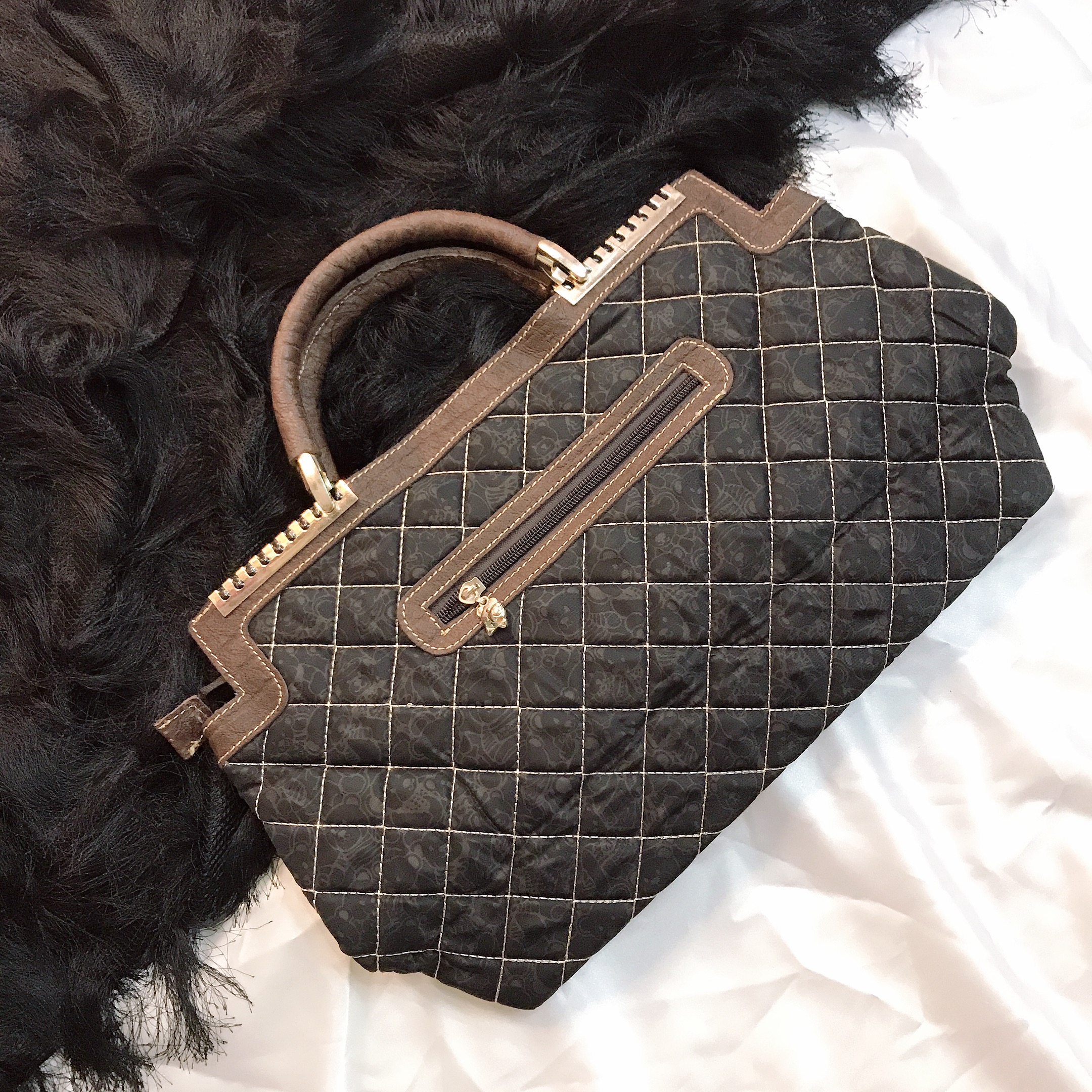 Túi xách tay và đeo chéo thời trang nữ đính nơ đan chéo gấu đen siêu xinh - DD216K3008