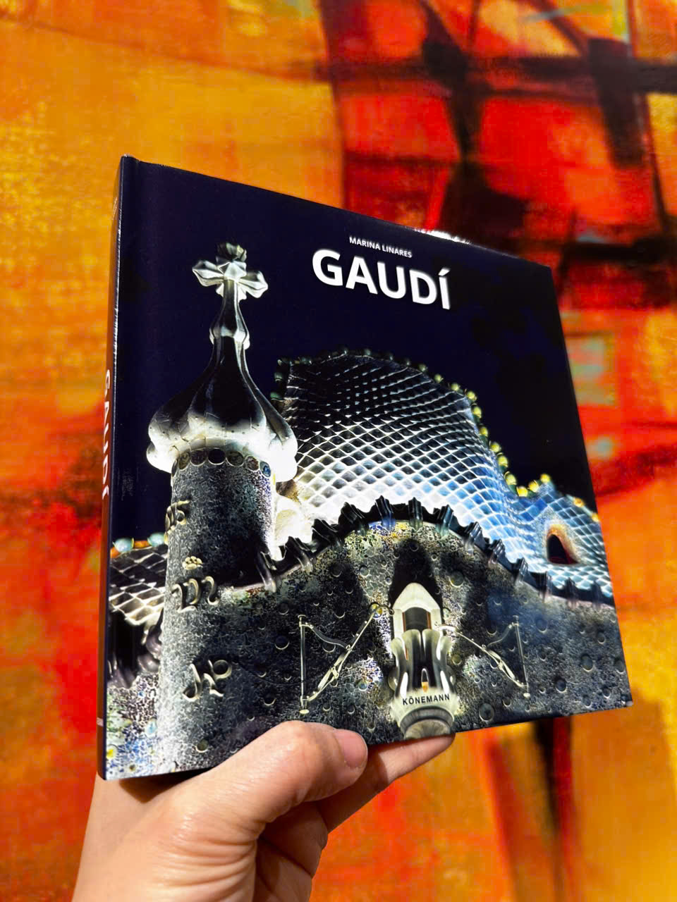 Sách - Gaudí by Marina Linares - Nghệ thuật tiếng Anh/ Art Book in English