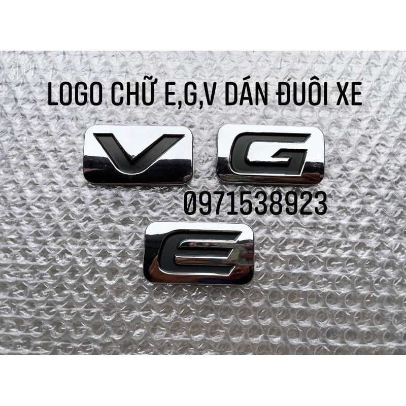 Chữ nổi E G V chuyên dán thân xe toyota.