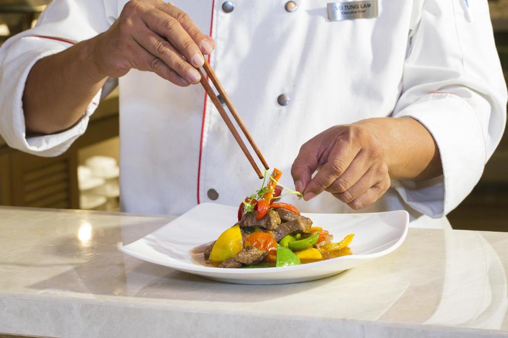 Combo 4N3D KS Liberty Central Hotel Nha Trang: VMB khứ hồi Hà Nội - Nha Trang + Phòng Tiêu Chuẩn + Ăn sáng