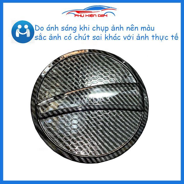 Ốp nắp bình xăng Mazda 3 2020 vân cacbon chống trầy trang trí ô tô