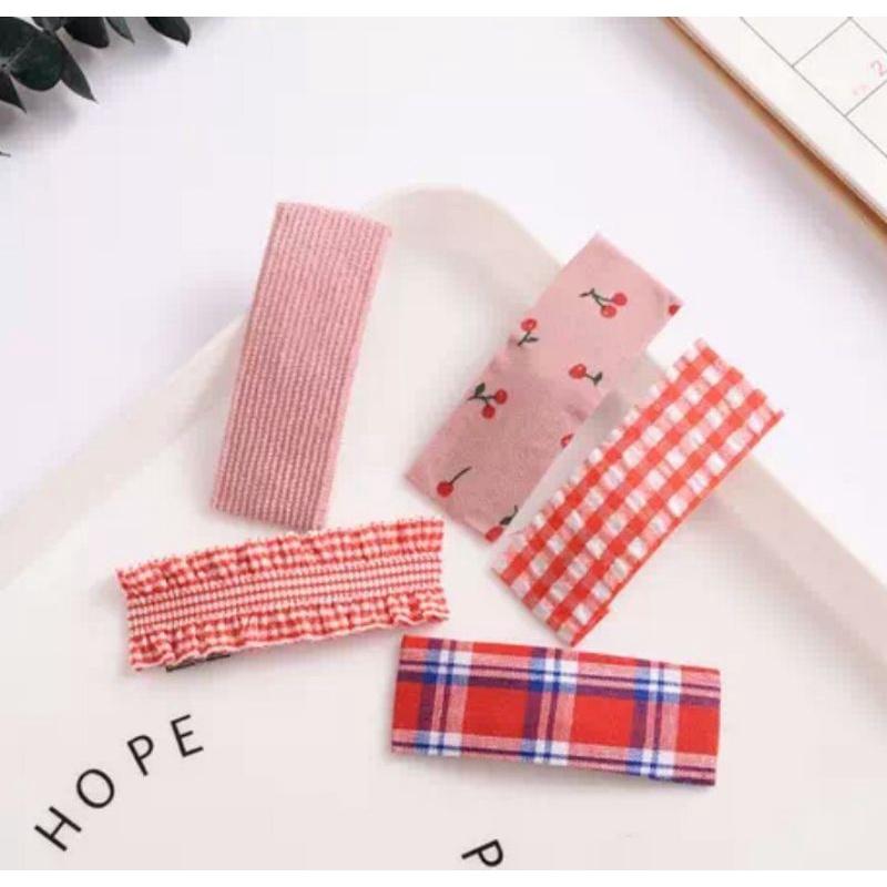 Kẹp mái vải kẻ chữ nhật màu sắc đa phong cách thời trang