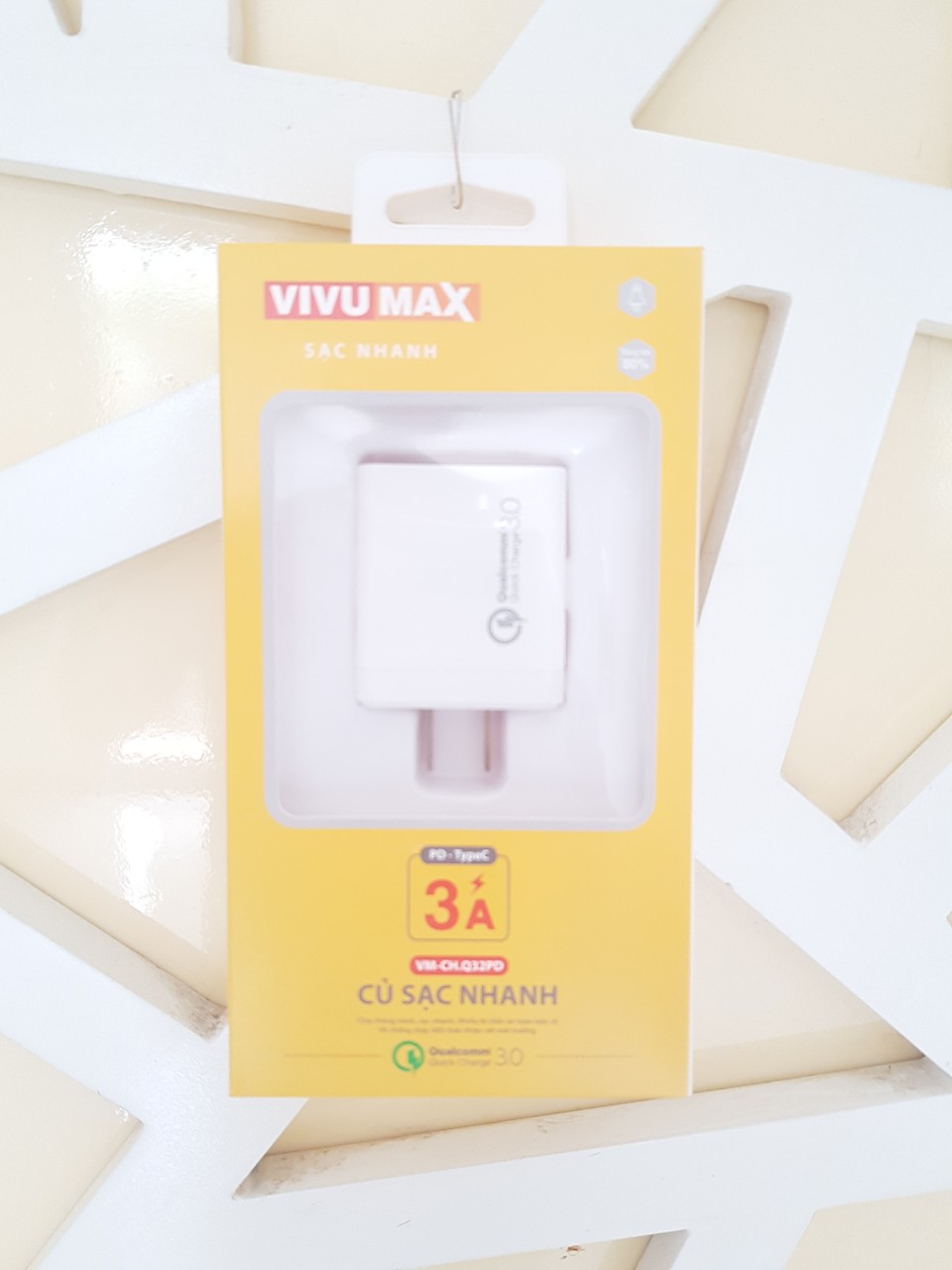 Hình ảnh Adapter Sạc nhanh cao cấp VivuMax Q32PD - Sạc nhanh QC 3.0 tiêu chuẩn Châu Âu, 01 cổng sạc USB và 01 cổng sạc Power Delivery hay còn gọi là Type C. Chuẩn sạc nhanh 5V-3A, 18W – Hàng Chính Hãng