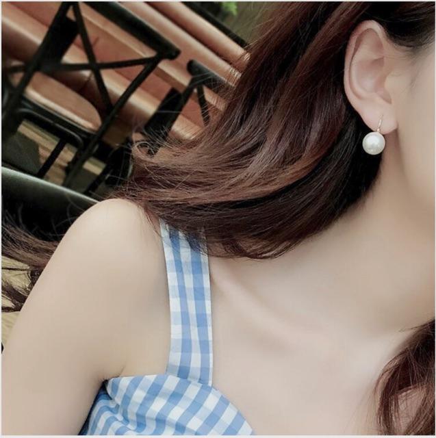 Khuyên tai đính hạt:kiểu móc ngoắc,màu trắng