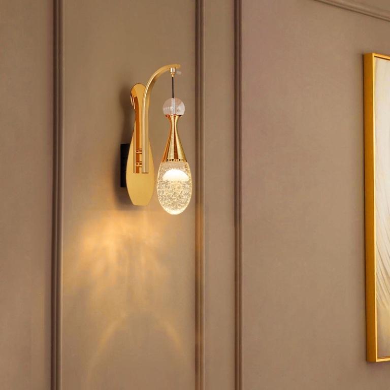 Đèn treo tường thắp sáng phòng khách,cầu thang,decor tô điểm nhà phong thái hiện đại,sang trọng.