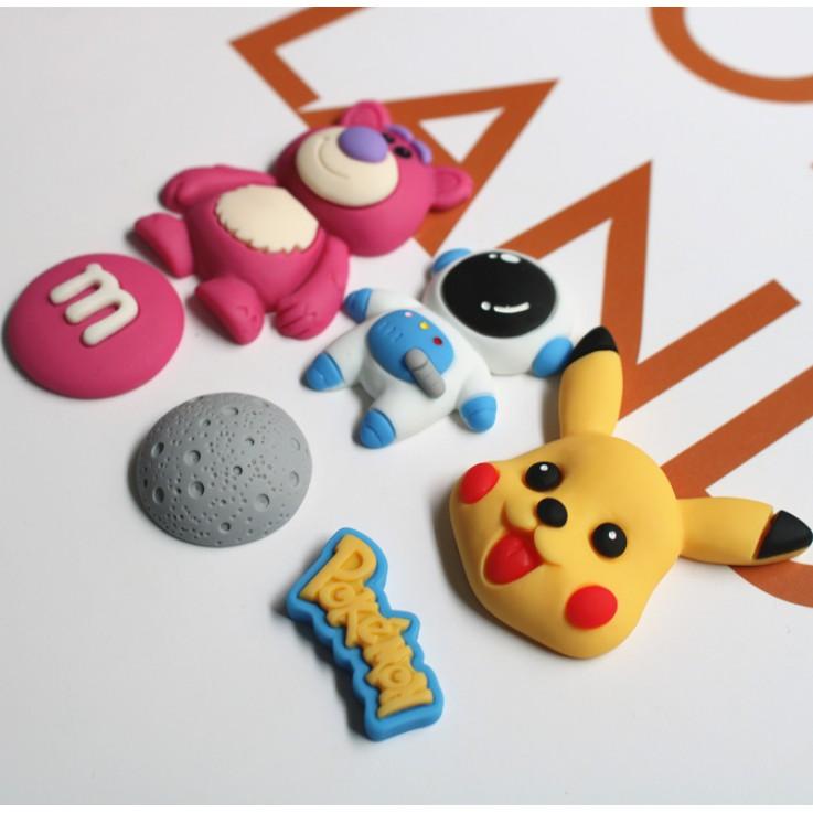 HN * Charm Pikachu Pokemon, Pink Bear và Phi hành gia cho các bạn trang trí vỏ điện thoại, làm Jibbitz, DIY