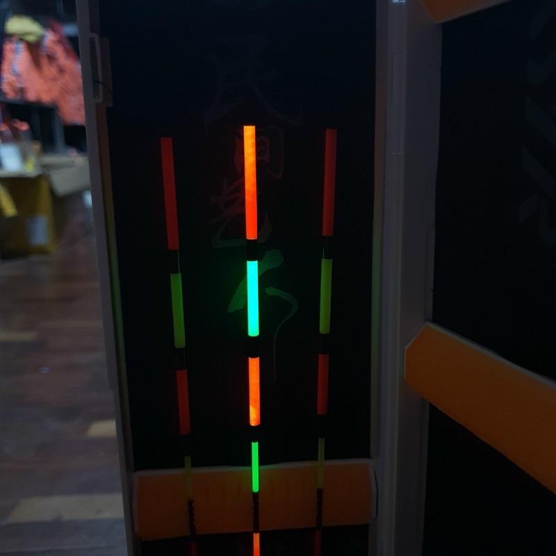 Hộp 3 quả phao điện câu đêm y hình