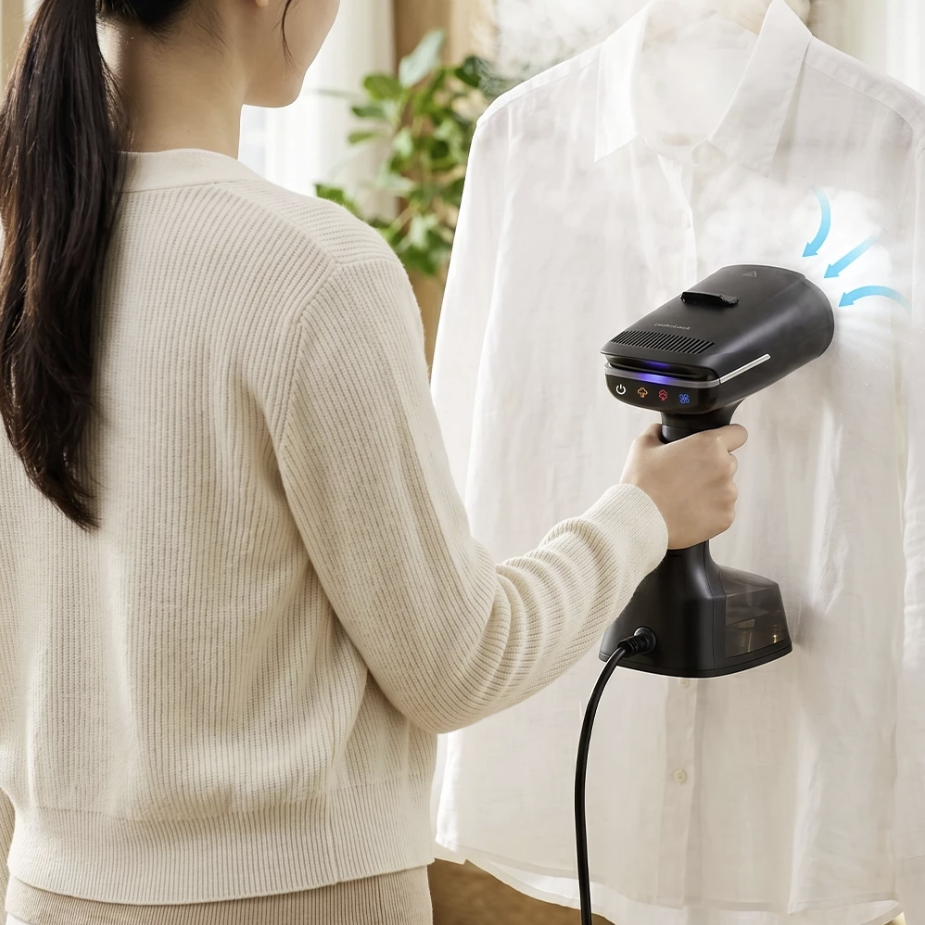 Bàn Ủi Hơi Nước LocknLock Hút Vải Thông Minh ENI216BLK - Dung Tích 270ml - 1400W - Hàng Chính Hãng