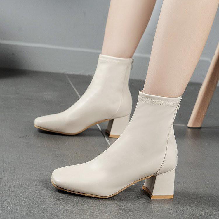 Bốt gót cao gót chân của phụ nữ Hàn