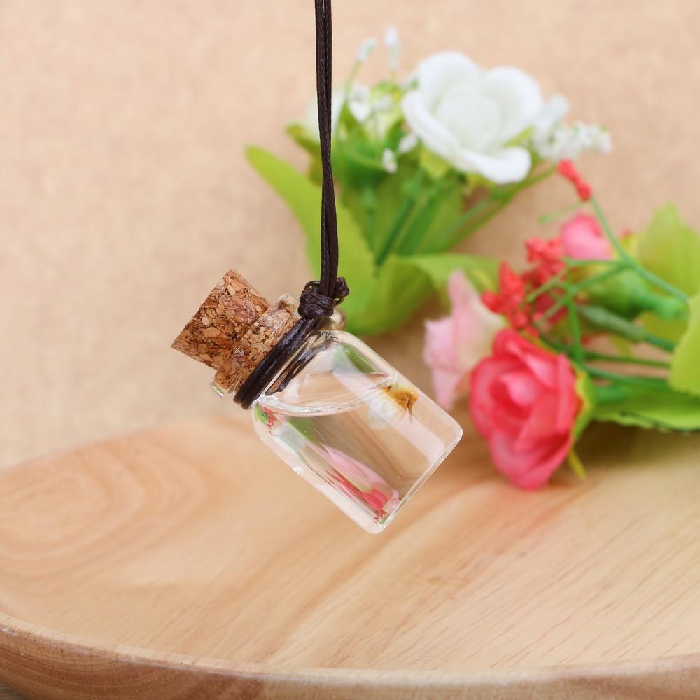 Lọ đựng nước hoa bằng gỗ treo trang trí xe hơi