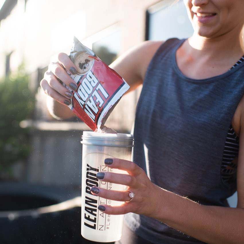 Labrada Lean Body , Sữa Thay Thế Bữa Ăn Tiện Lợi, Bổ Sung 40g Protein, 24g Tinh Bột Giàu Chất Xơ và 21 Vitamin Khoáng Chất, 79G/Gói