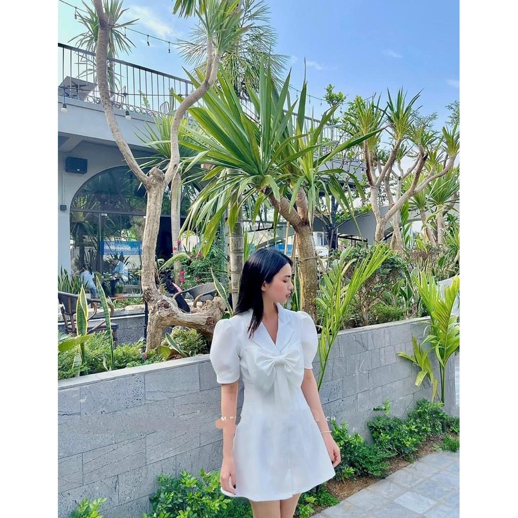 Đầm trắng cổ vest nơ ngực