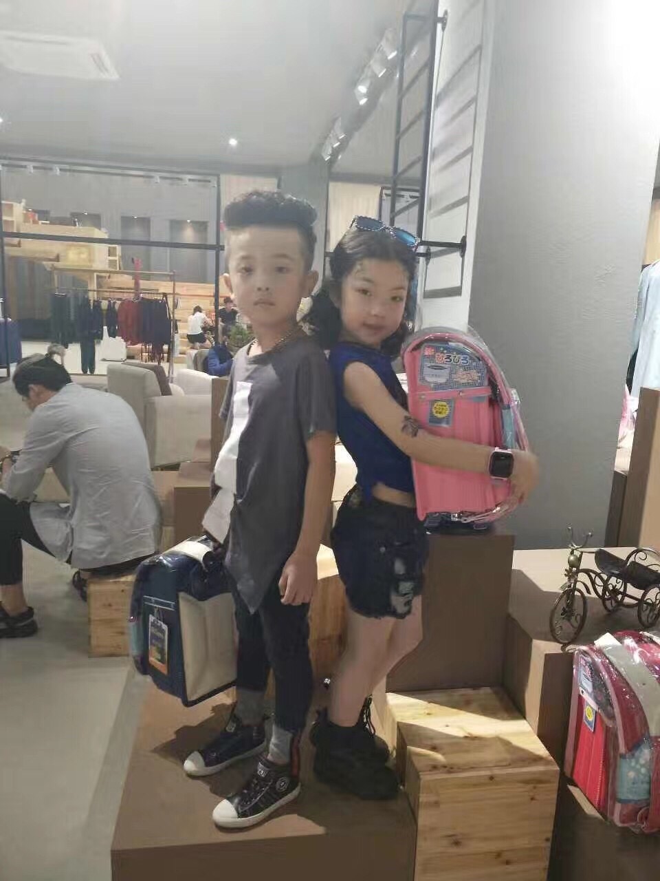 Balo Chống Gù Nhật Bản