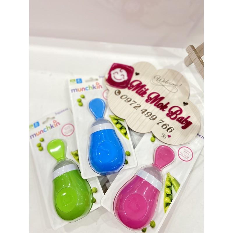 Bình thìa ăn dặm silicone cho bé Munchkin