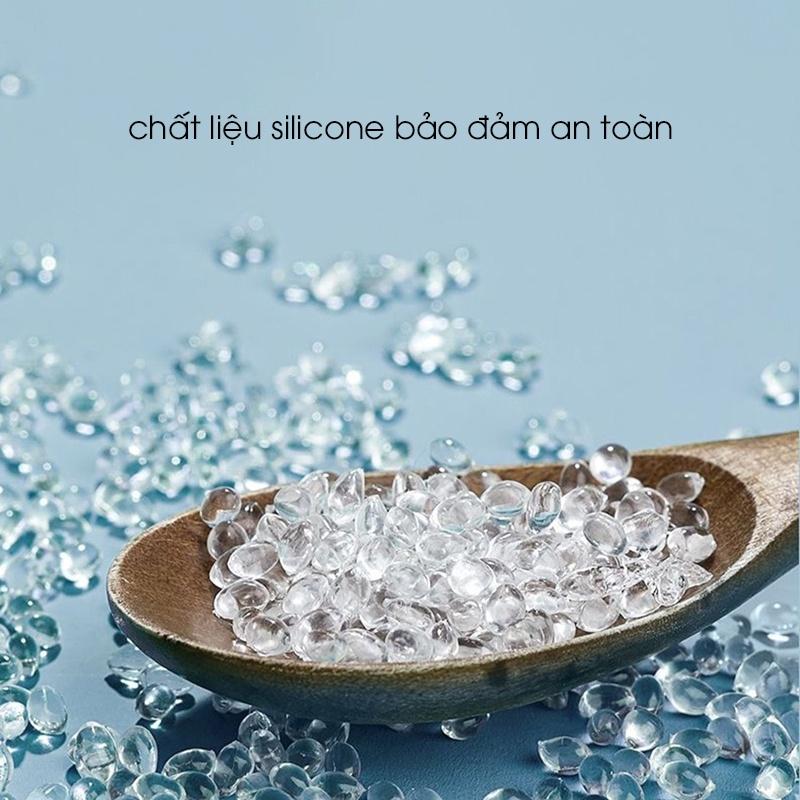 Bàn chải đánh răng cho bé kiểu chữ U chất liệu silicon chịu được lực cắn, cho bé từ 2-6 tuổi