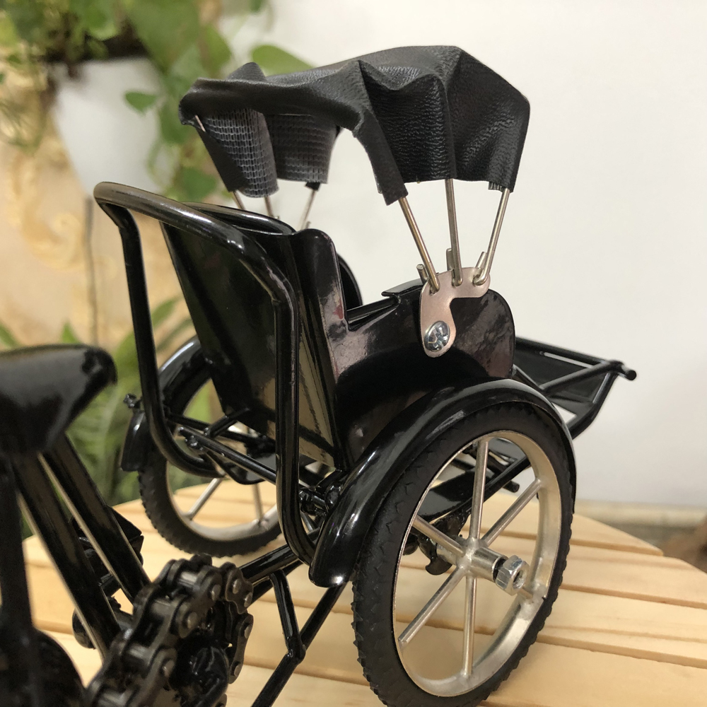 Mô hình xe xích lô sắt - size nhỏ - màu đen